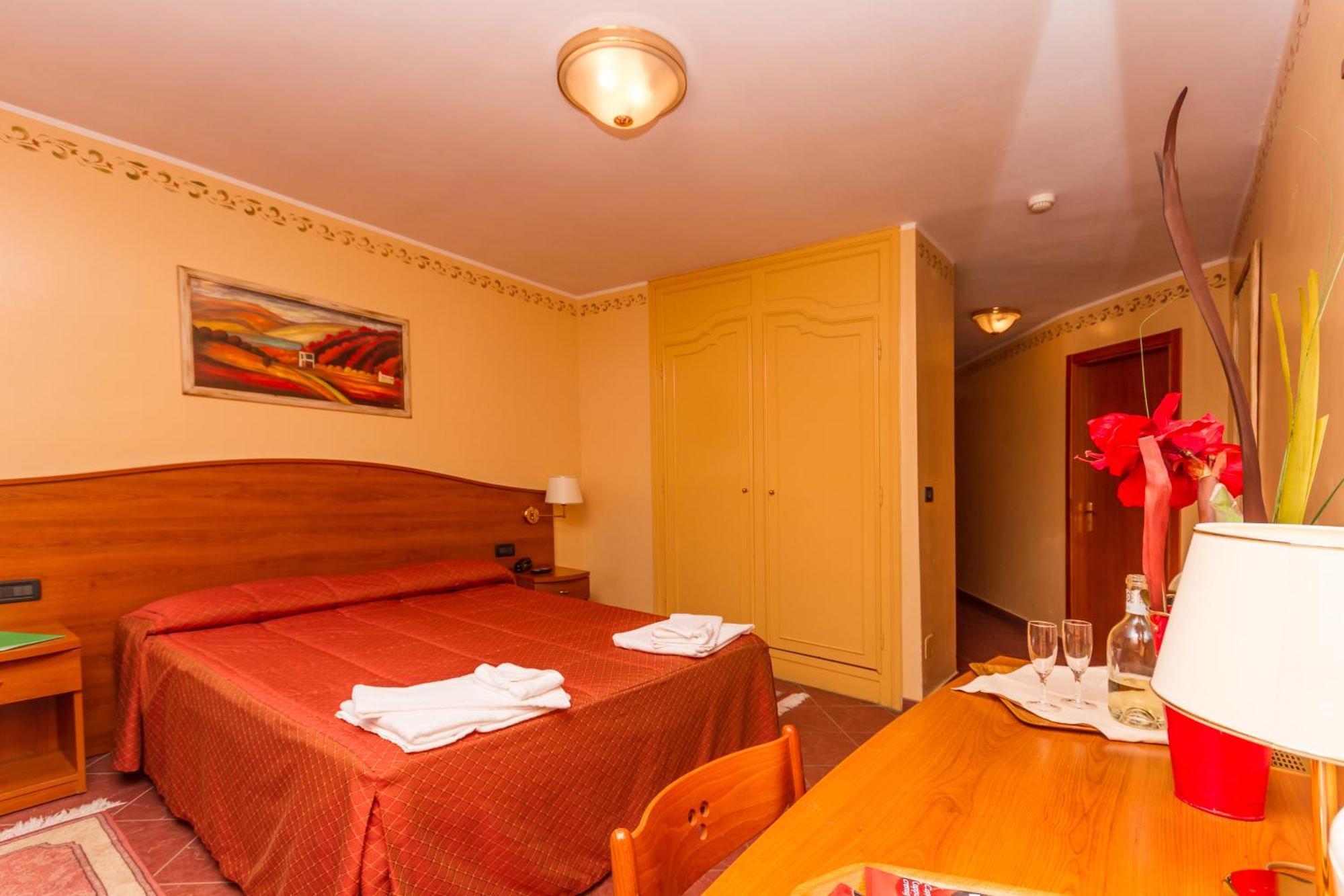 Hotel Relais Des Alpes Саузе-д'Ульс Номер фото